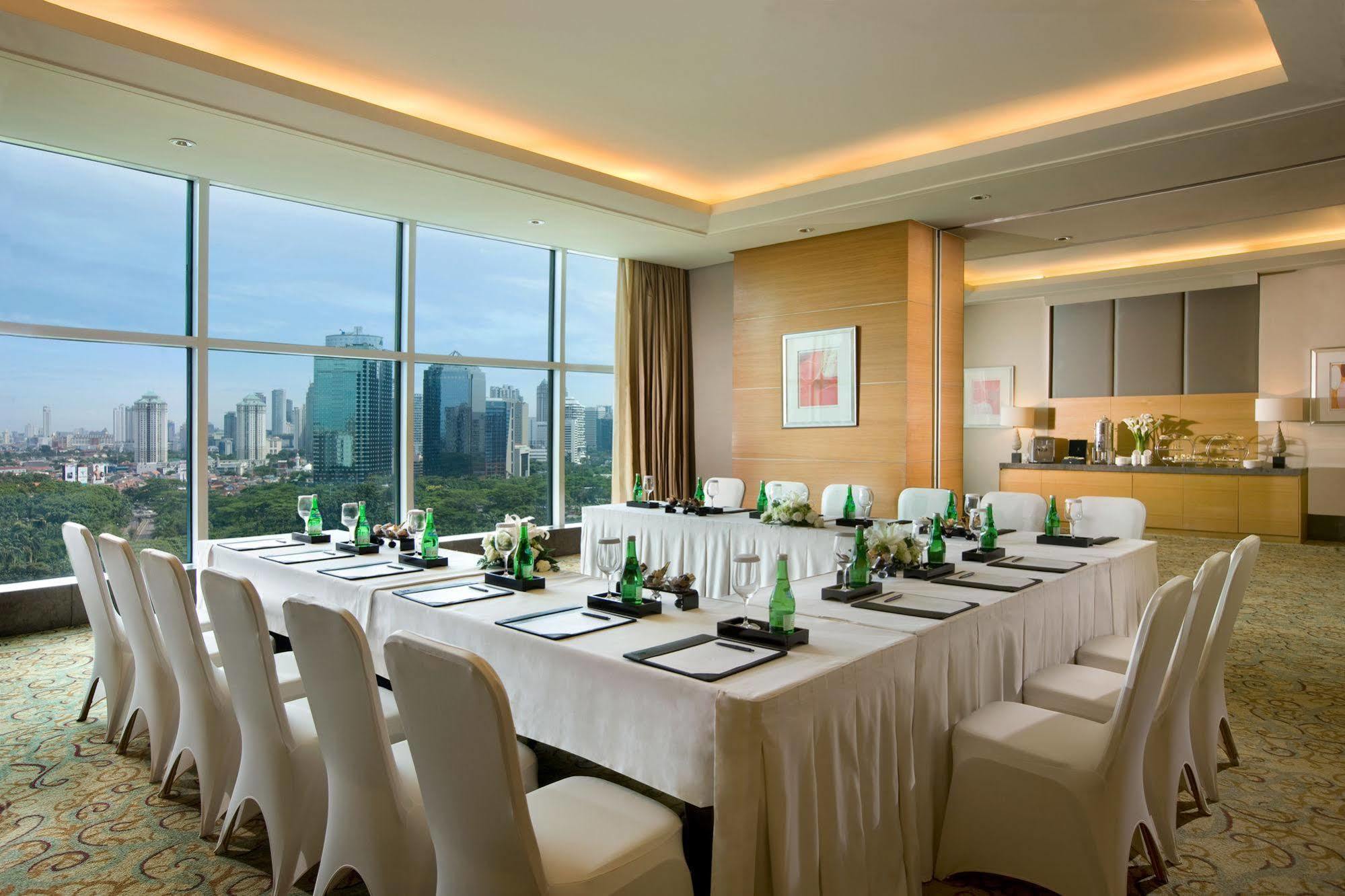 The Ritz-Carlton Jakarta, Pacific Place Extérieur photo