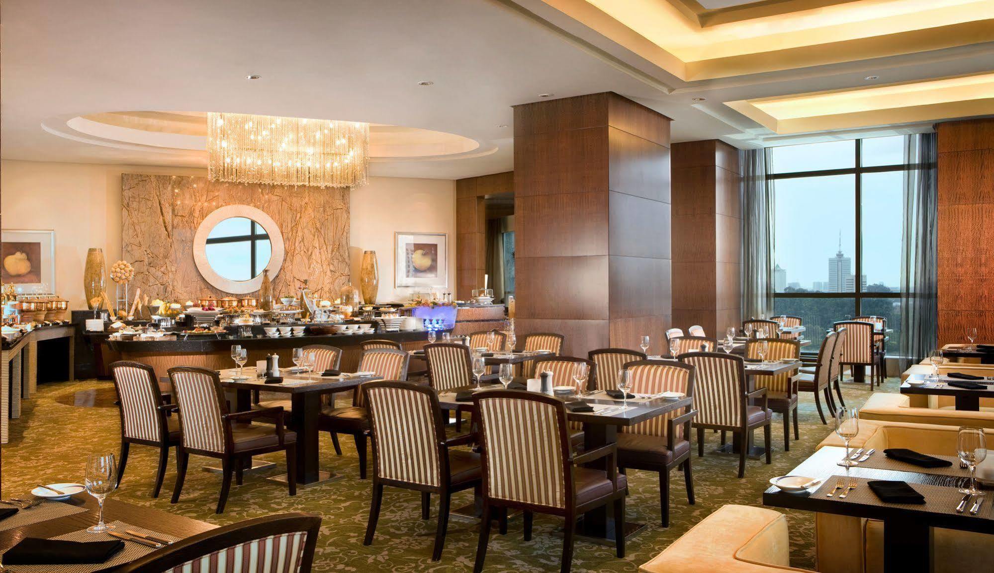 The Ritz-Carlton Jakarta, Pacific Place Extérieur photo