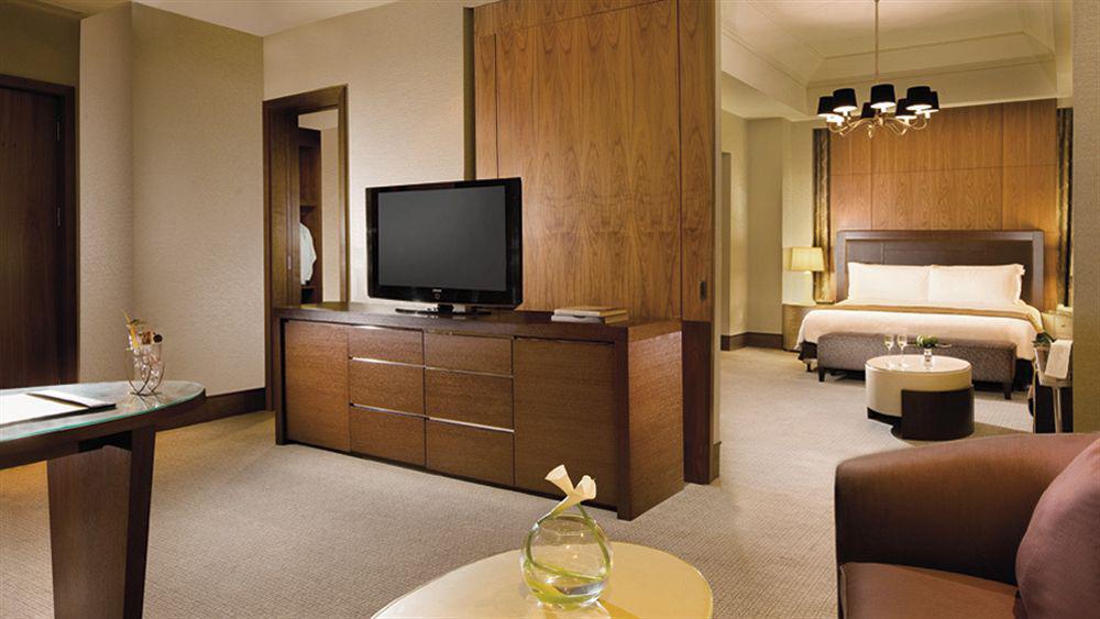 The Ritz-Carlton Jakarta, Pacific Place Extérieur photo